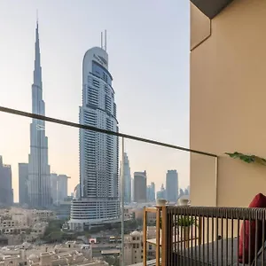Ultimate / Amazing Burj Khalifa Views / 5 Min Walk From Mall / 6 People شقة
